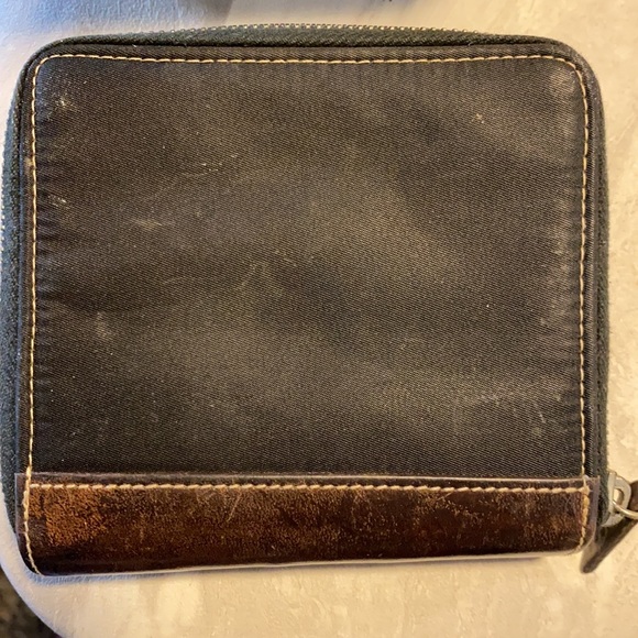 Dooney bourke wallet - Picture 2 of 6